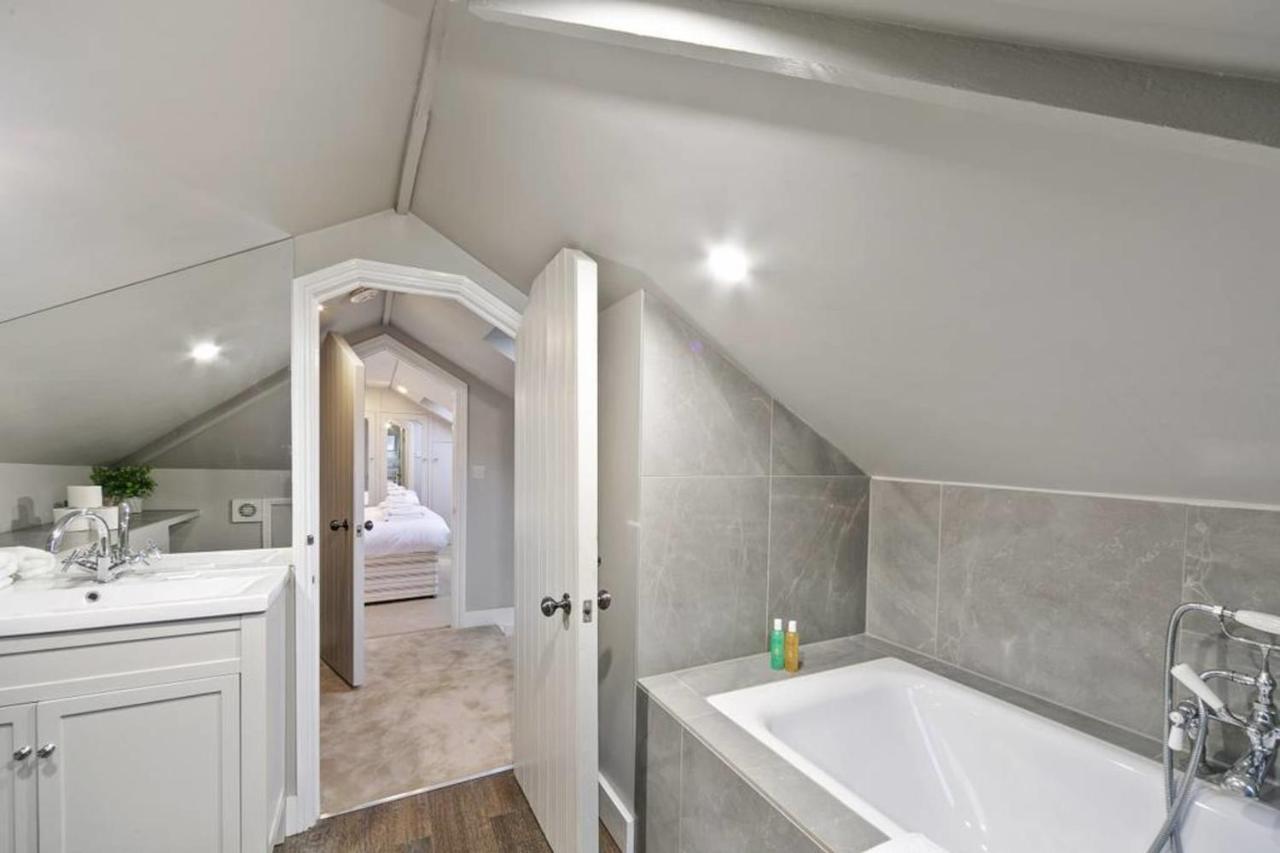 New Gorgeous 5 Bed Victorian House In Hammersmith Londres
