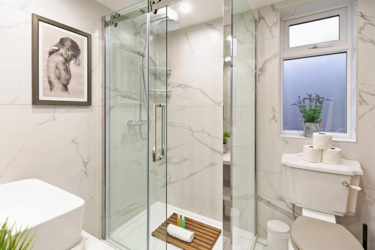 New Gorgeous 5 Bed Victorian House In Hammersmith *
